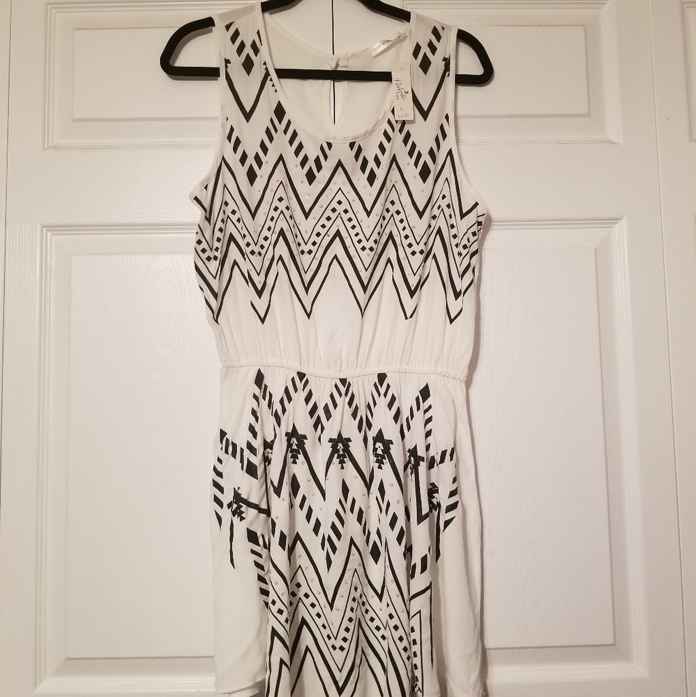 Voice of California Women's Black and White Dress